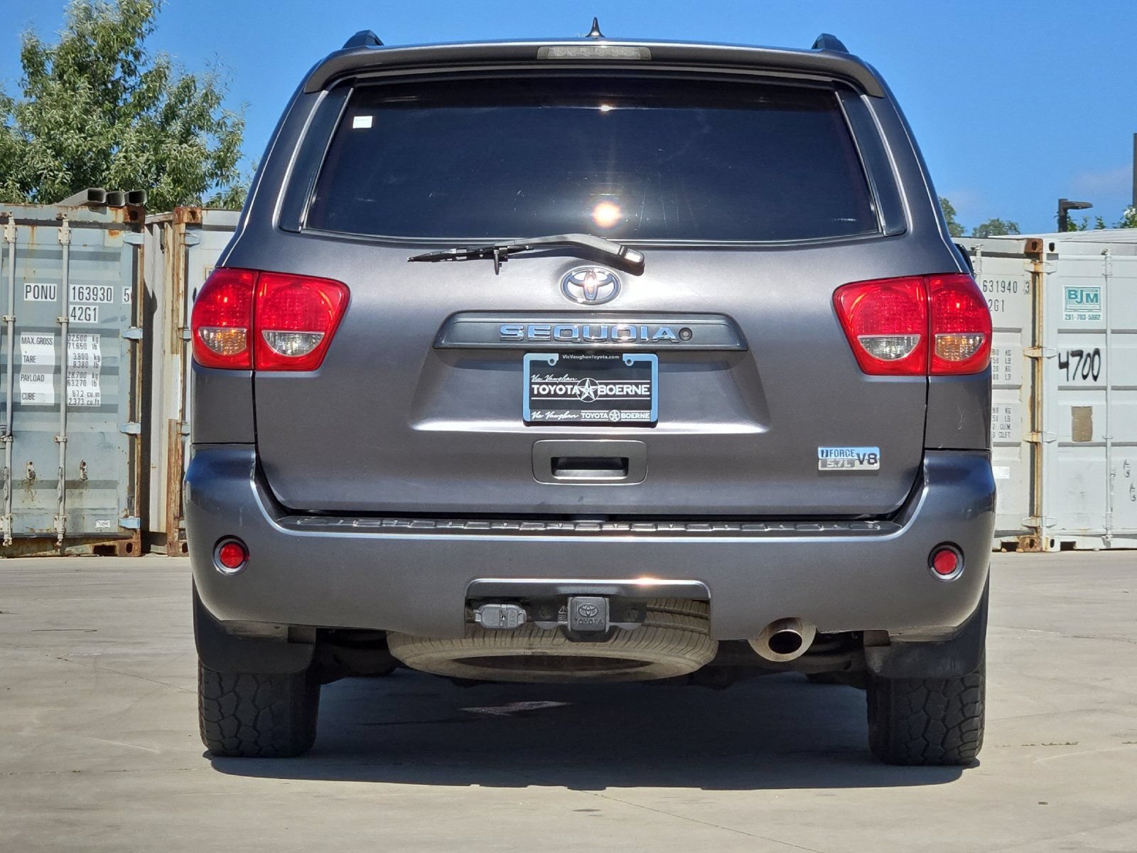 Used 2015 Toyota Sequoia SR5 RWD image 4