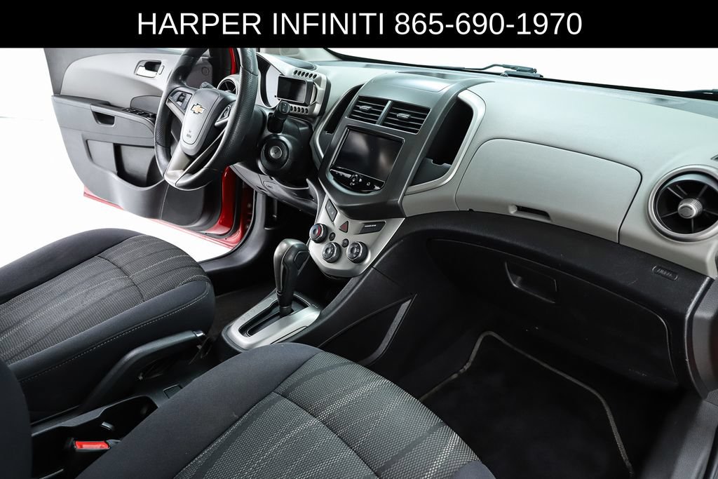 Used 2014 Chevrolet Sonic LT w/ Fun and Sun Package FWD image 32