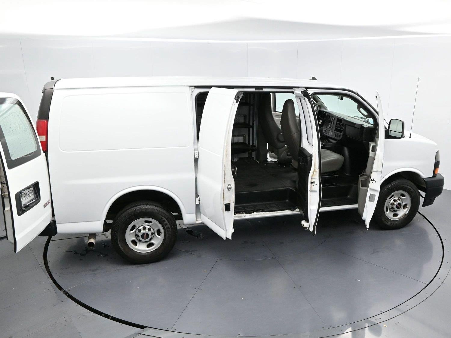Used 2018 GMC Savana 2500 w/ Enhanced Convenience Package RWD image 34