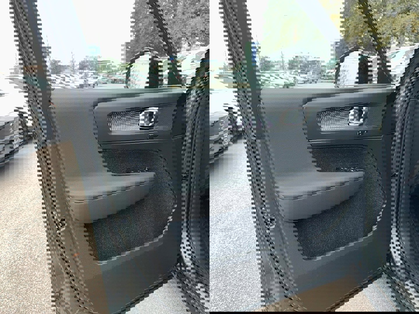 New 2026 Volvo EX40 Plus w/ Climate Package image 11