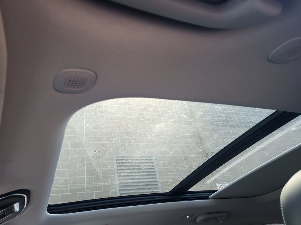 Used 2023 Jeep Grand Cherokee 4WD 4xe image 15