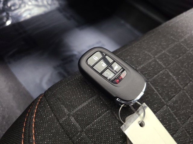 Certified 2025 Honda HR-V Sport image 33