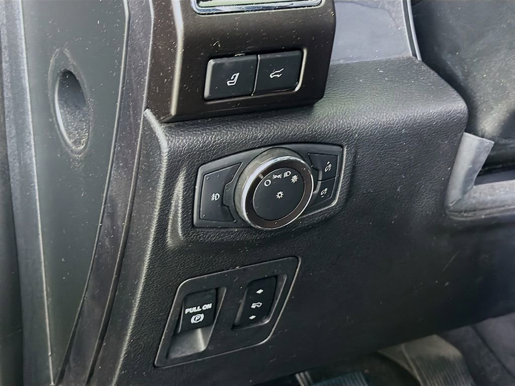 Used 2019 Ford Expedition Max Limited image 12