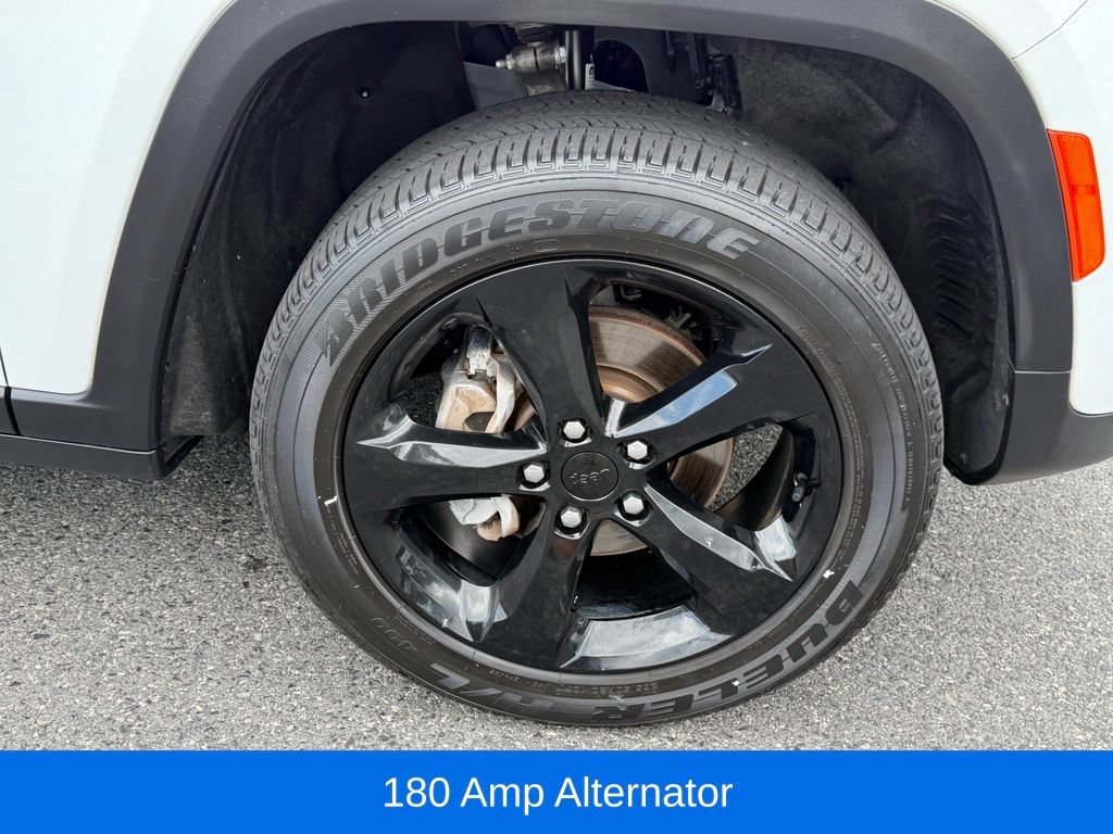 Used 2023 Jeep Grand Cherokee Altitude AWD/4WD image 15