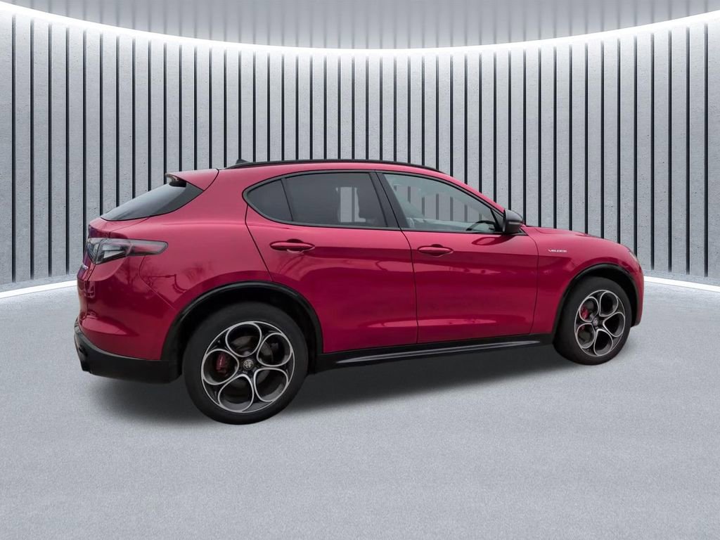 Used 2024 Alfa Romeo Stelvio Veloce AWD/4WD image 5