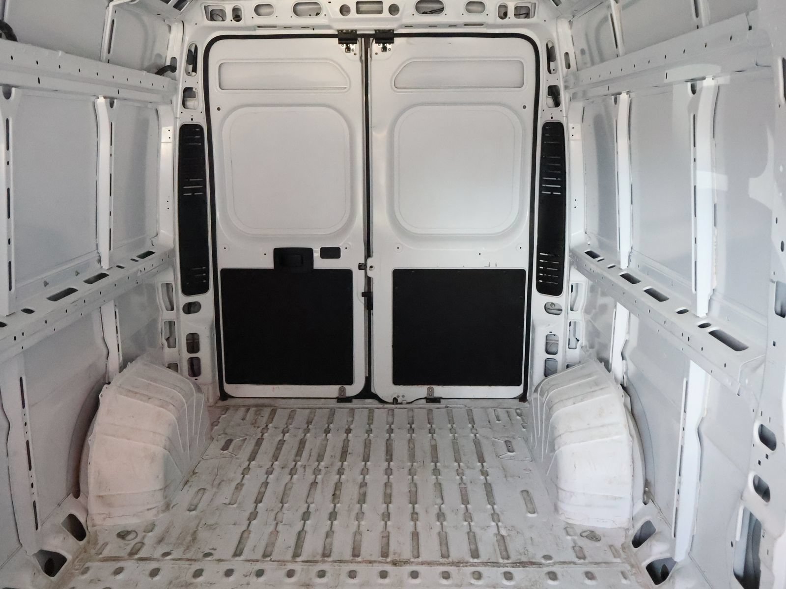 Used 2025 RAM ProMaster 2500 w/ Convenience Group FWD image 40