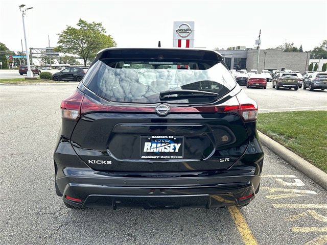 Certified 2024 Nissan Kicks SR image 7