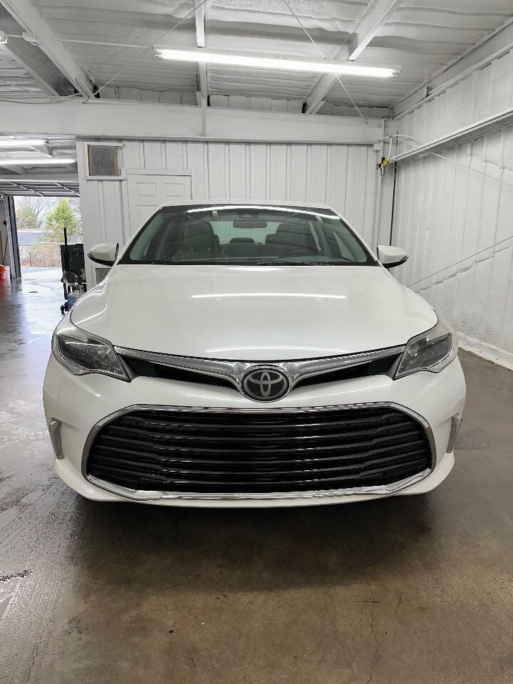 Used 2018 Toyota Avalon XLE image 6