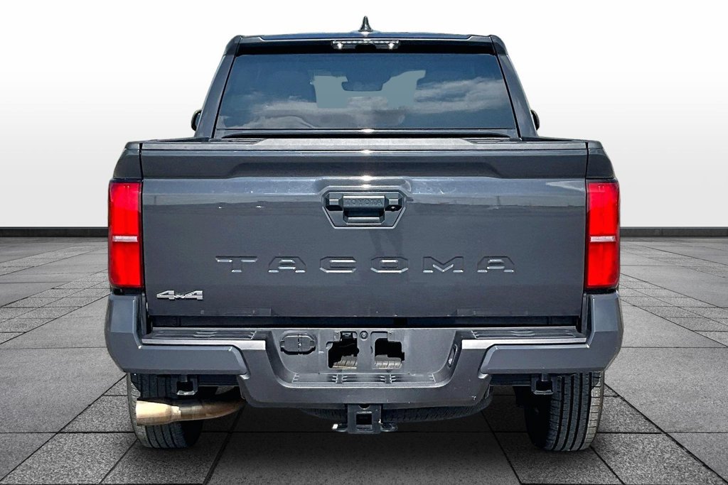 Used 2025 Toyota Tacoma SR5 AWD/4WD image 4
