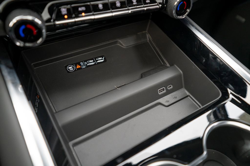 New 2026 Chevrolet Suburban High Country image 32