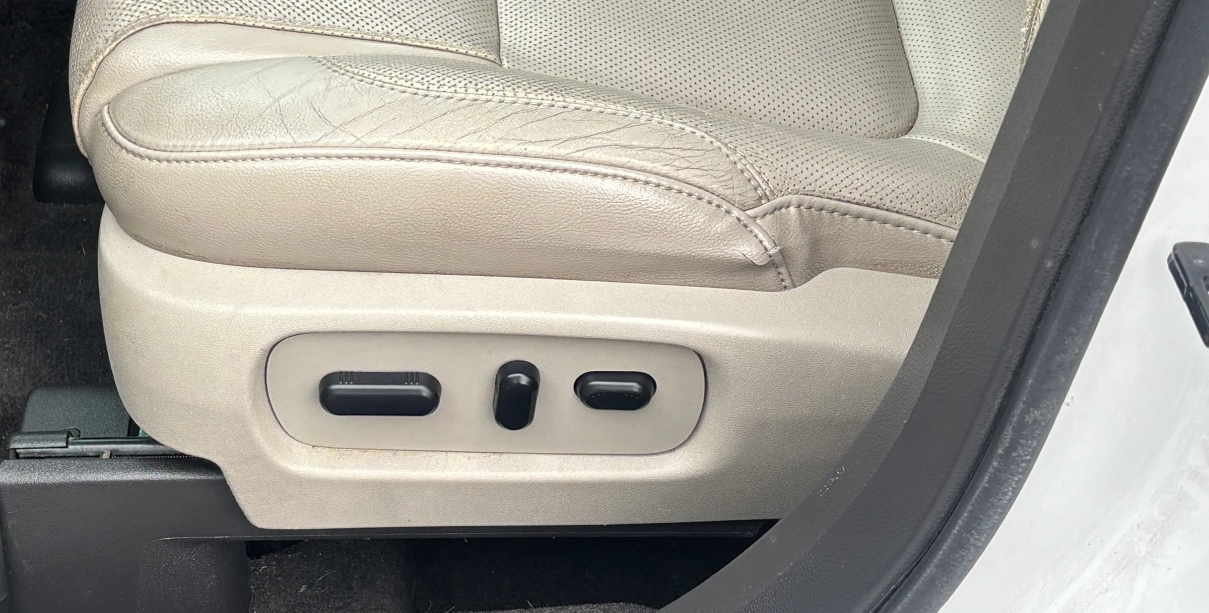 Used 2013 Ford Explorer Limited AWD/4WD image 16