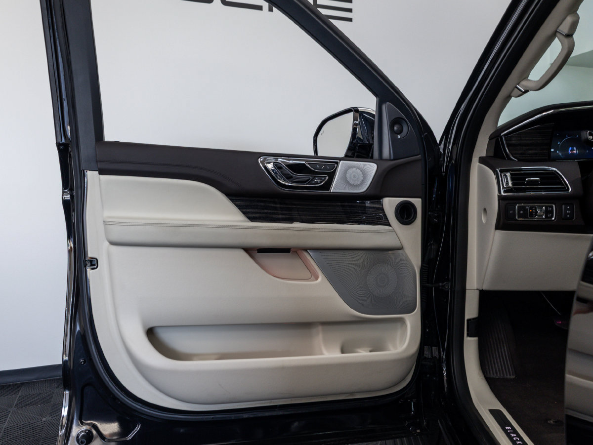 Used 2024 Lincoln Navigator Black Label AWD/4WD image 13