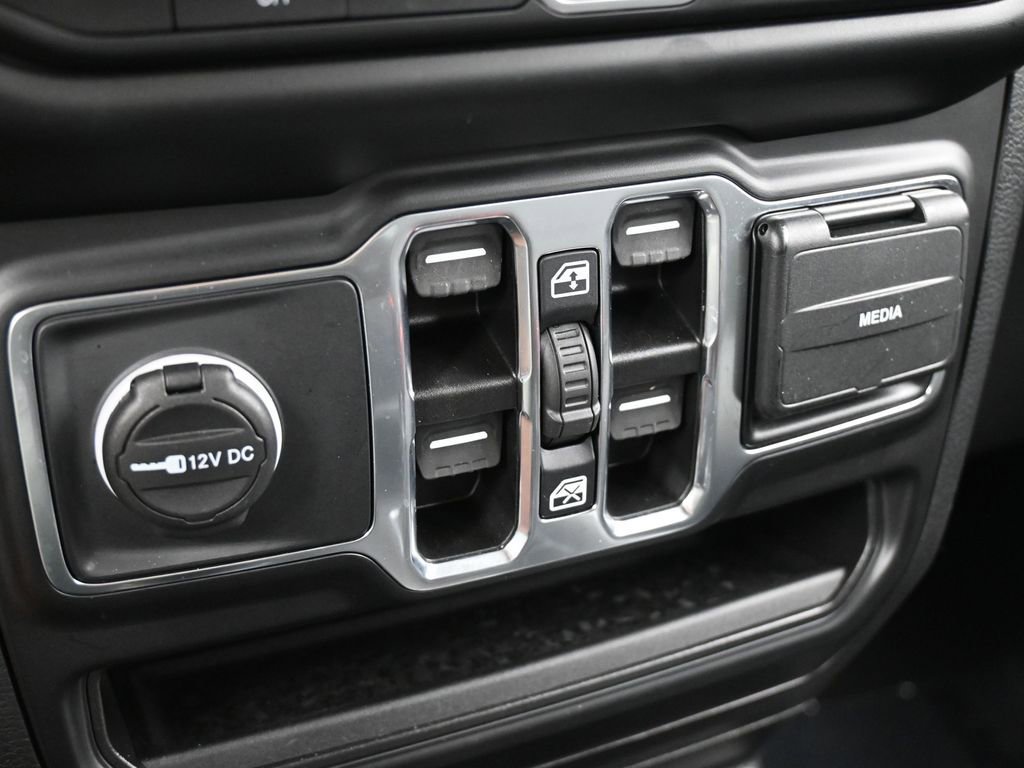 Used 2022 Jeep Wrangler Unlimited Sport image 22