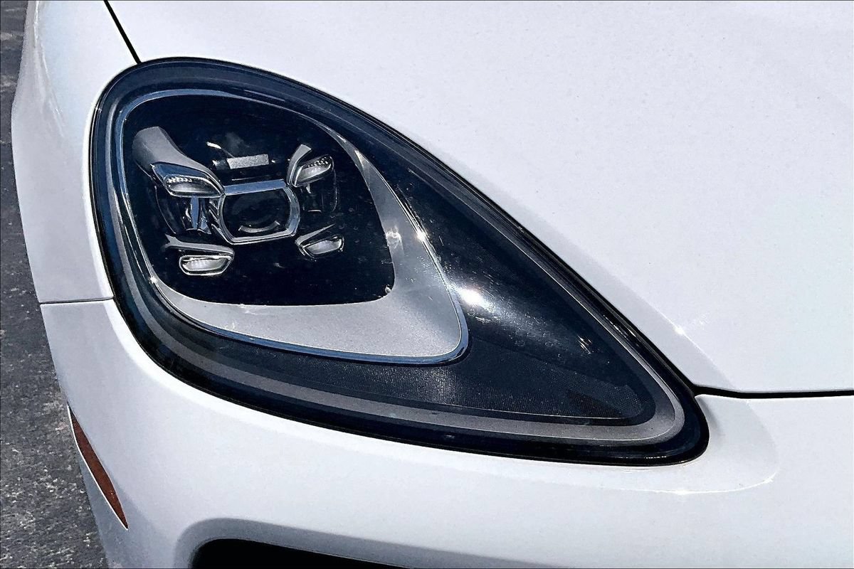 Used 2022 Porsche Cayenne AWD/4WD image 34