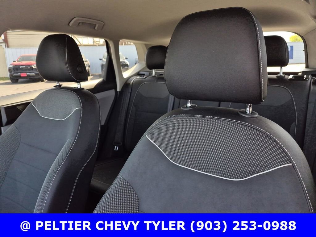 Used 2023 Volkswagen Taos SE w/ Black Wheel Package image 30