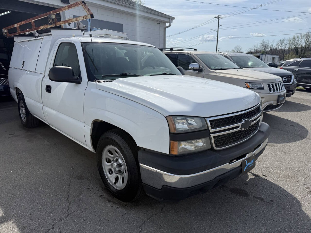 Used 2007 Chevrolet Silverado 1500 W/T RWD image 3