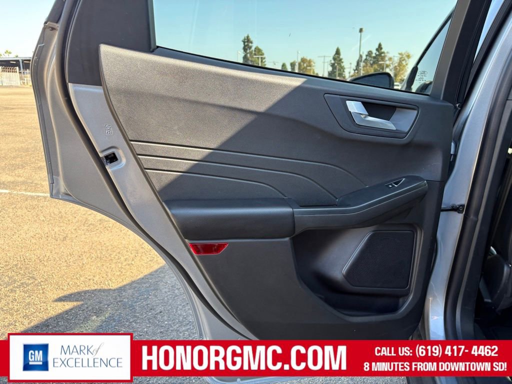 Used 2024 Ford Escape ST-Line image 18