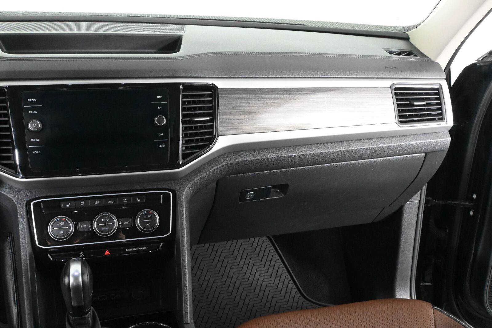Certified 2021 Volkswagen Atlas SEL Premium AWD/4WD image 17