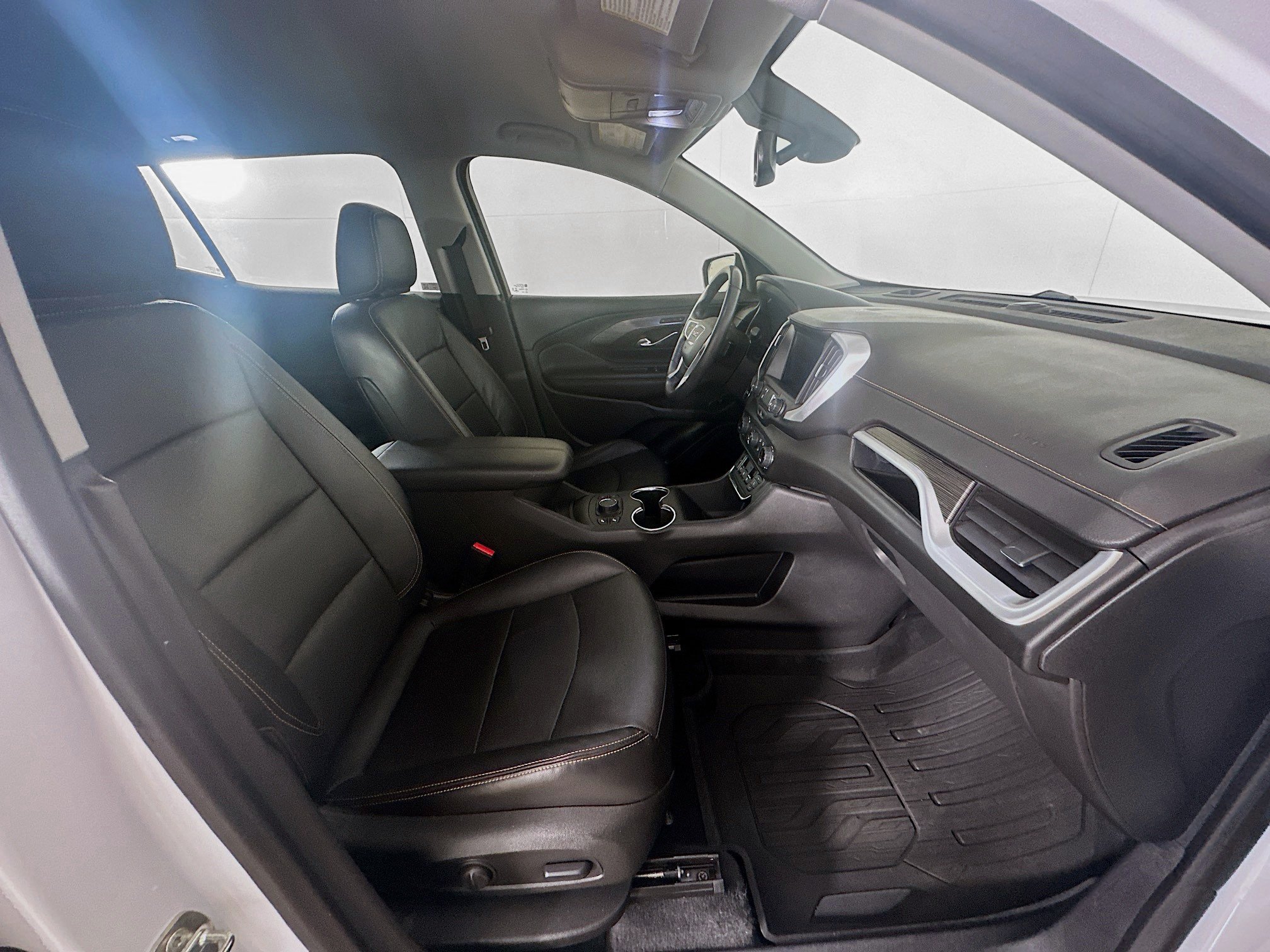 Used 2021 GMC Terrain SLT w/ LPO, Floor Liner Package FWD image 31