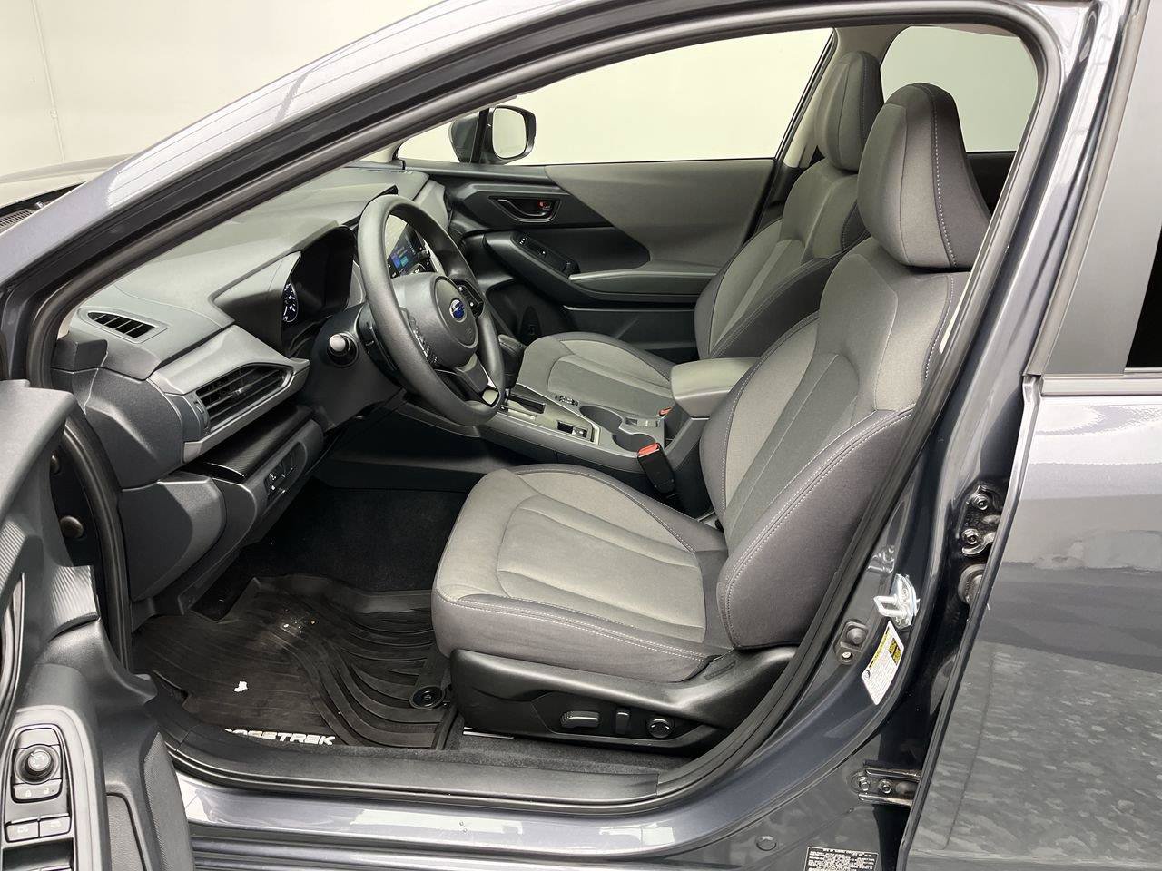 Used 2025 Subaru Crosstrek 2.5i Premium AWD/4WD image 3