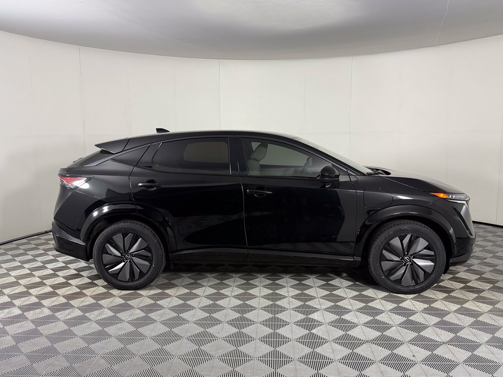 Used 2024 Nissan Ariya AWD image 2