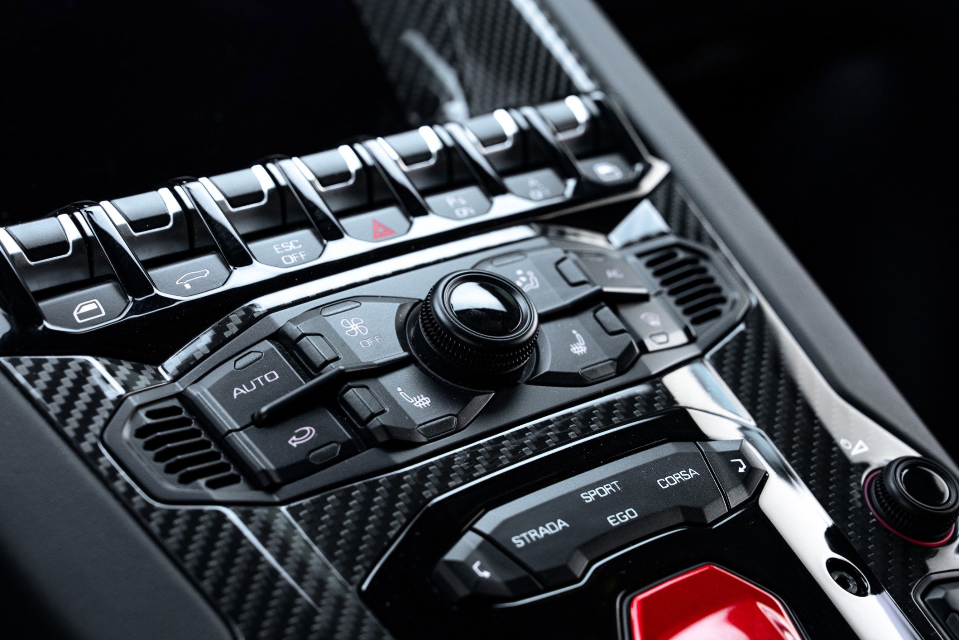 Used 2017 Lamborghini Aventador S image 35