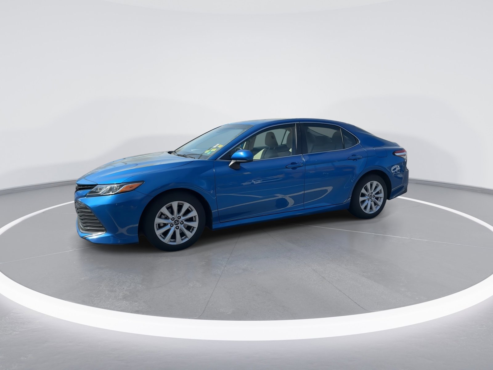 Used 2019 Toyota Camry LE image 5