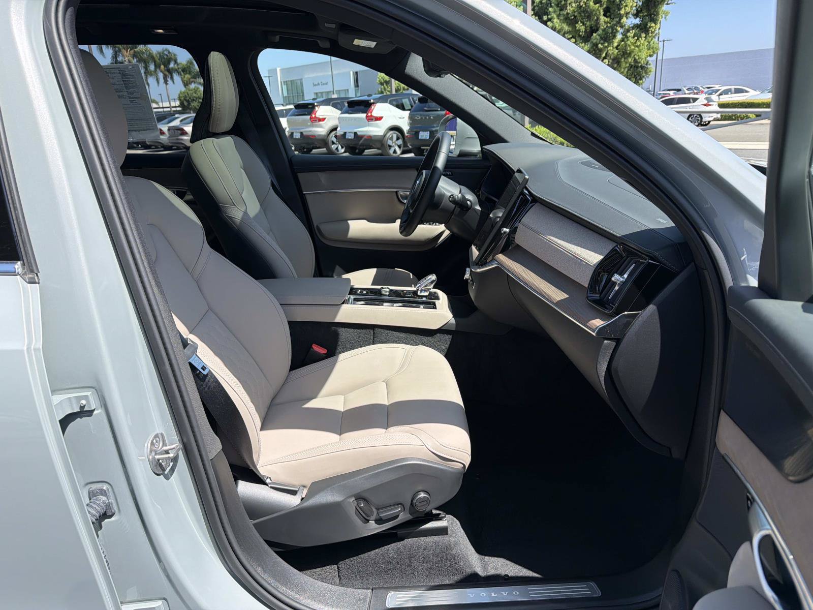 Used 2026 Volvo XC90 T8 Plus w/ Protection Package Premier AWD/4WD image 26