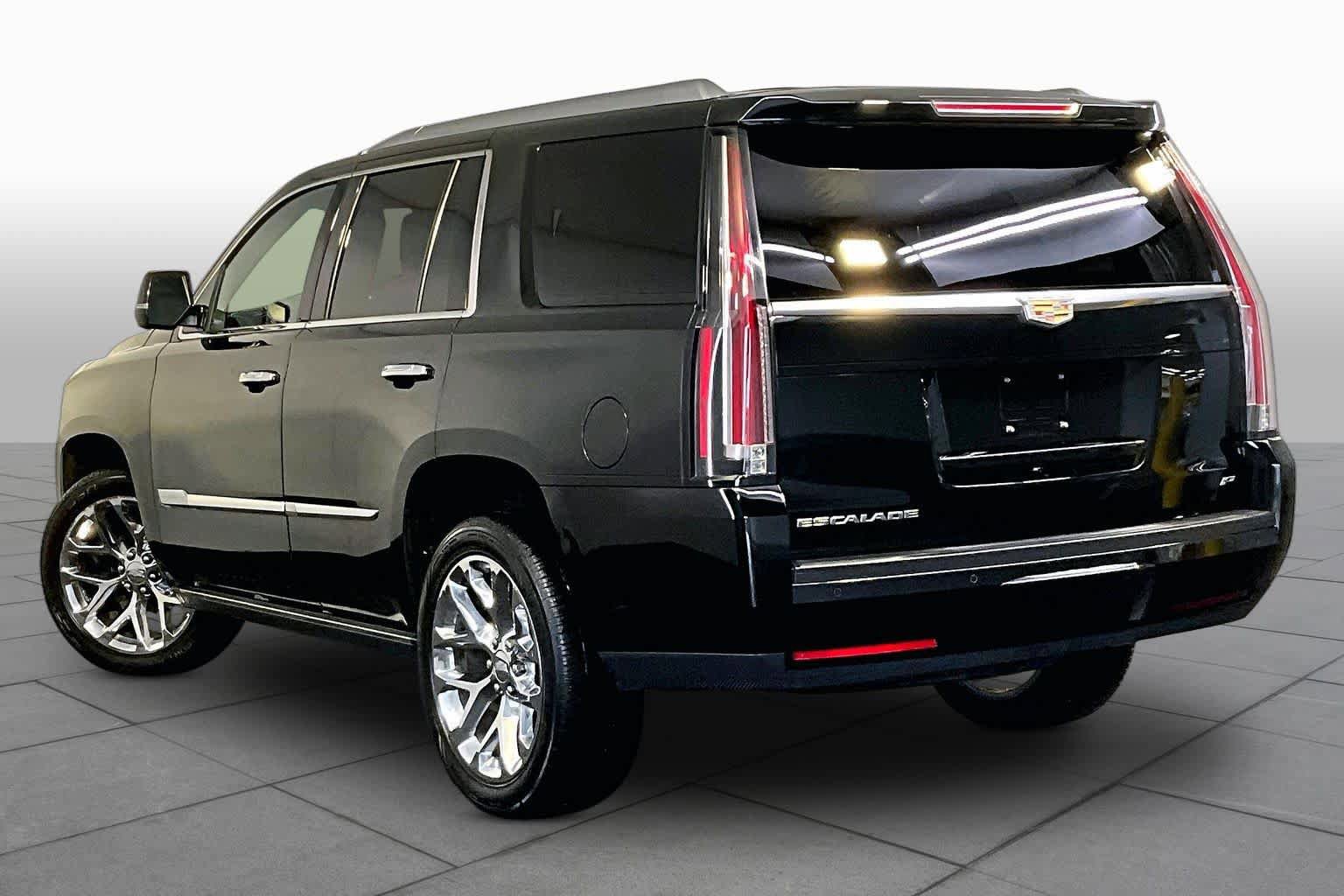 Used 2015 Cadillac Escalade Platinum AWD/4WD image 11