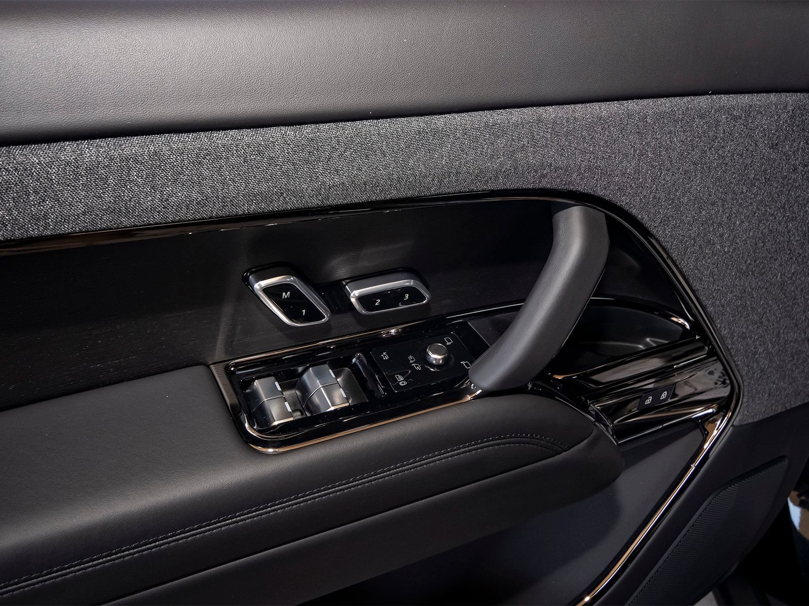New 2026 Land Rover Range Rover Sport Dynamic SE AWD/4WD image 33