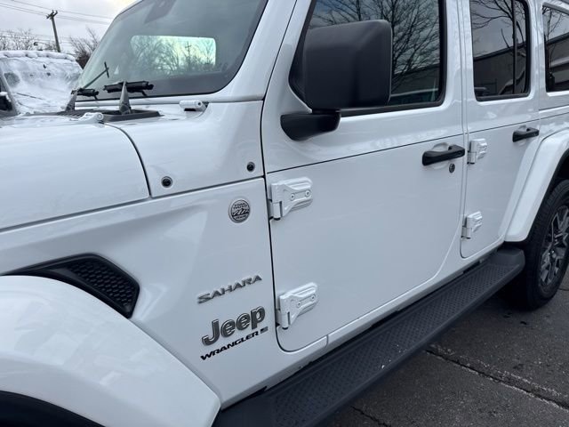 Used 2024 Jeep Wrangler Sahara image 4