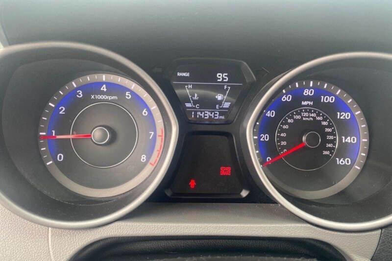 Used 2016 Hyundai Elantra SE image 2