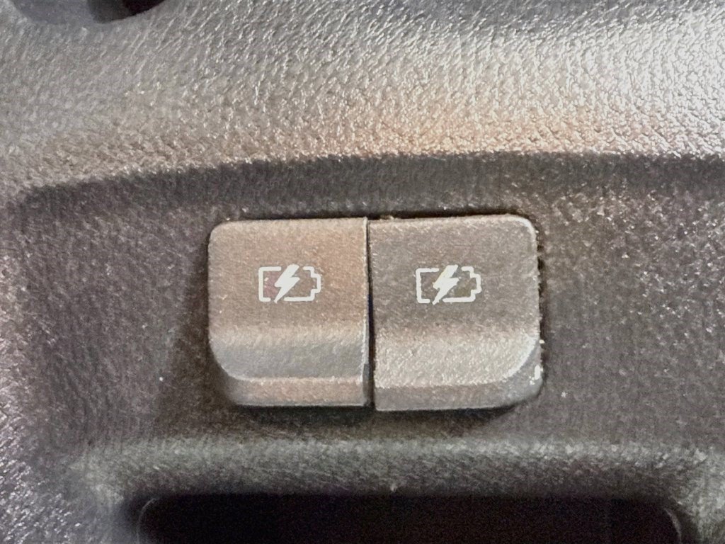 Used 2022 Nissan Versa S FWD image 39