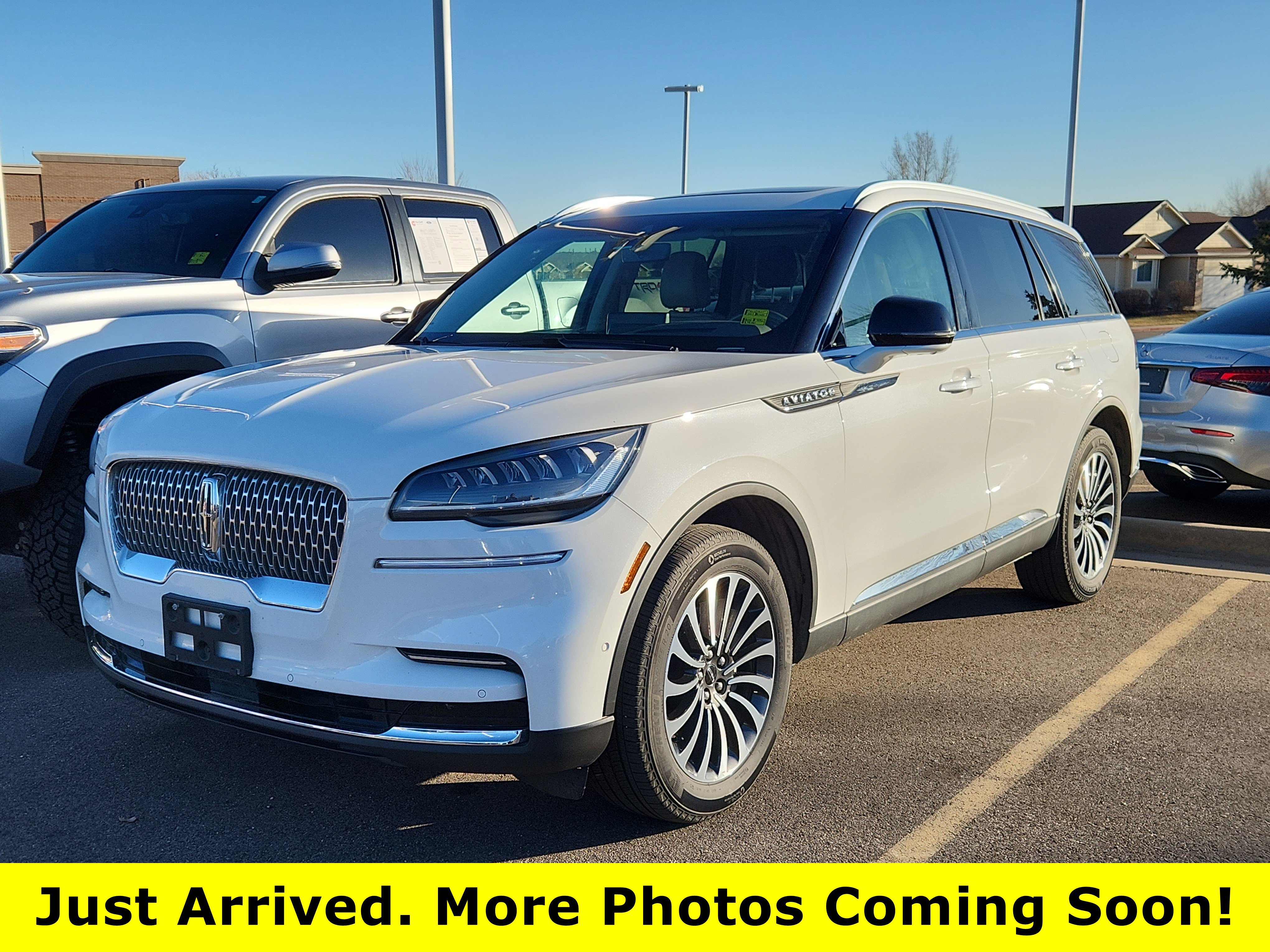 Used 2023 Lincoln Aviator Reserve w/ Equipment Group 201A image 1