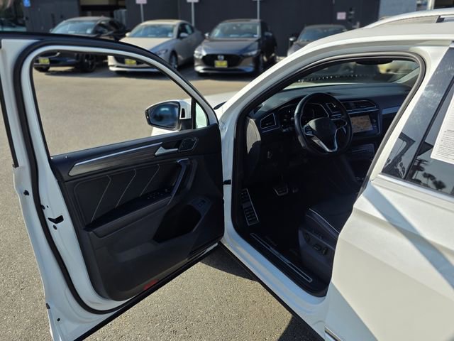 Used 2022 Volkswagen Tiguan SEL R-Line AWD/4WD image 40