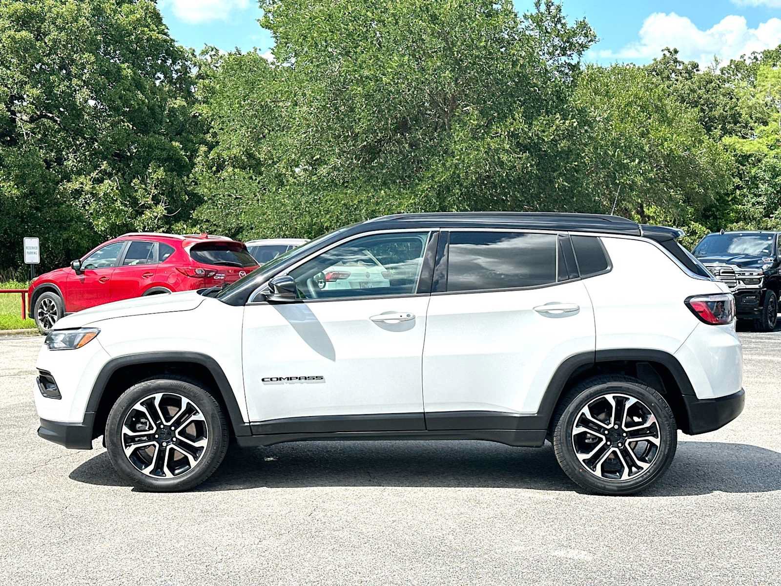 Used 2023 Jeep Compass Limited AWD/4WD image 12