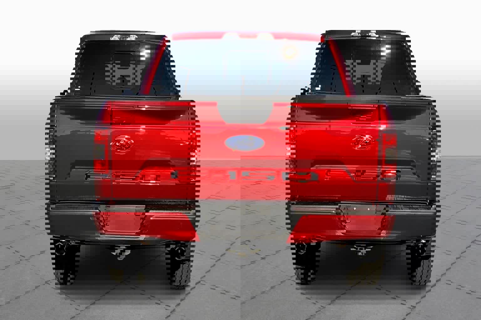 Used 2019 Ford F150 XLT w/ Equipment Group 302A Luxury AWD/4WD image 4