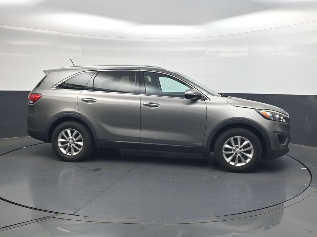 Used 2017 Kia Sorento AWD image 10