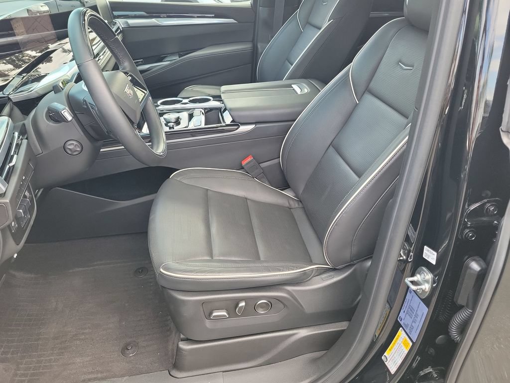 Certified 2025 Cadillac Escalade ESV Sport AWD/4WD image 19