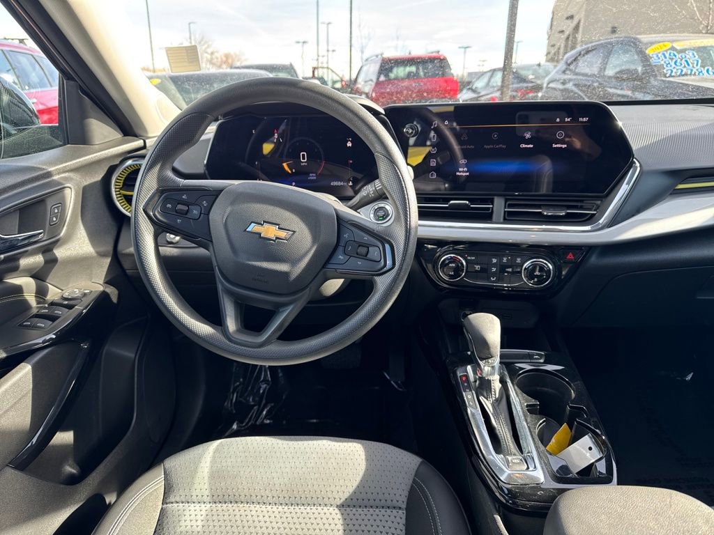 Used 2024 Chevrolet Trax LT image 28