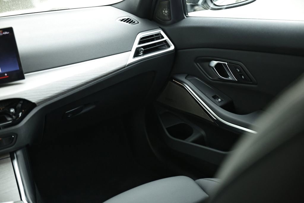 New 2026 BMW 330i Sedan w/ Premium Package image 31