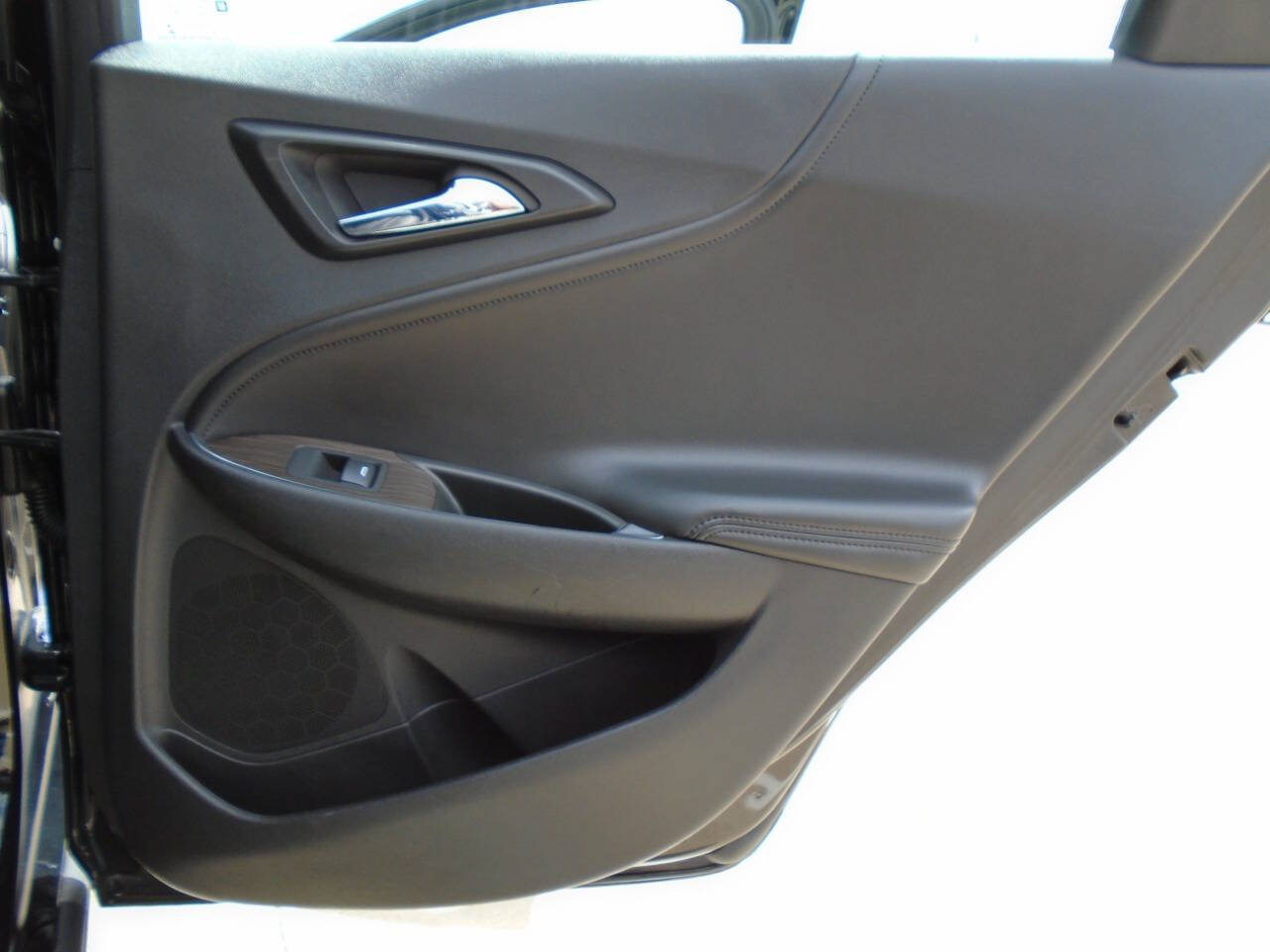 Used 2018 Chevrolet Malibu Premier w/ Premier Sun and Wheel Package FWD image 30