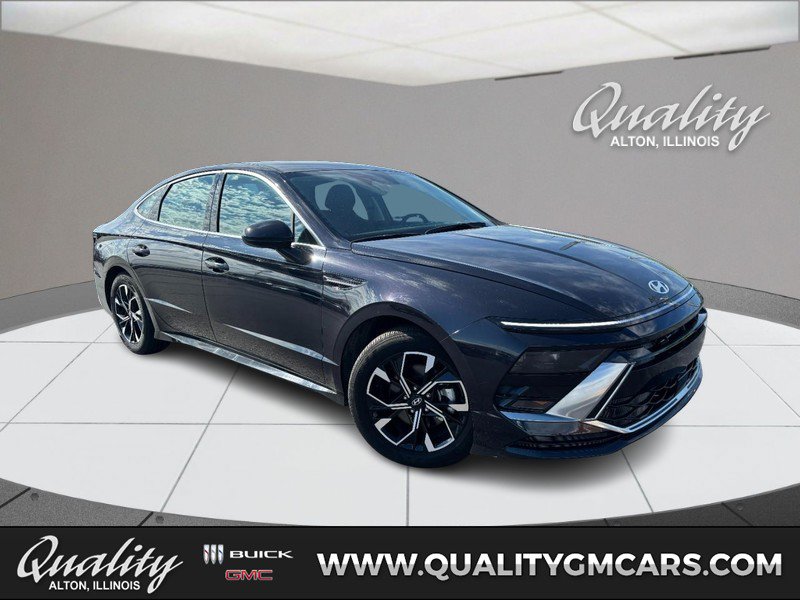 Used 2025 Hyundai Sonata SEL FWD image 1