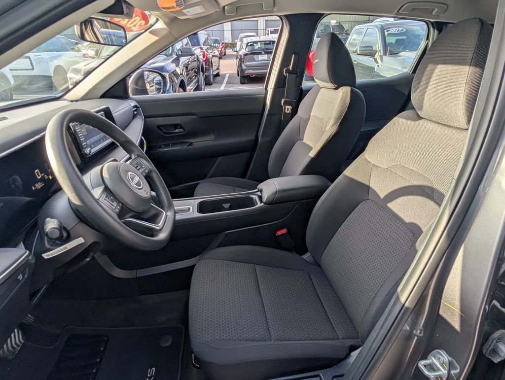 Certified 2025 Nissan Kicks S image 10