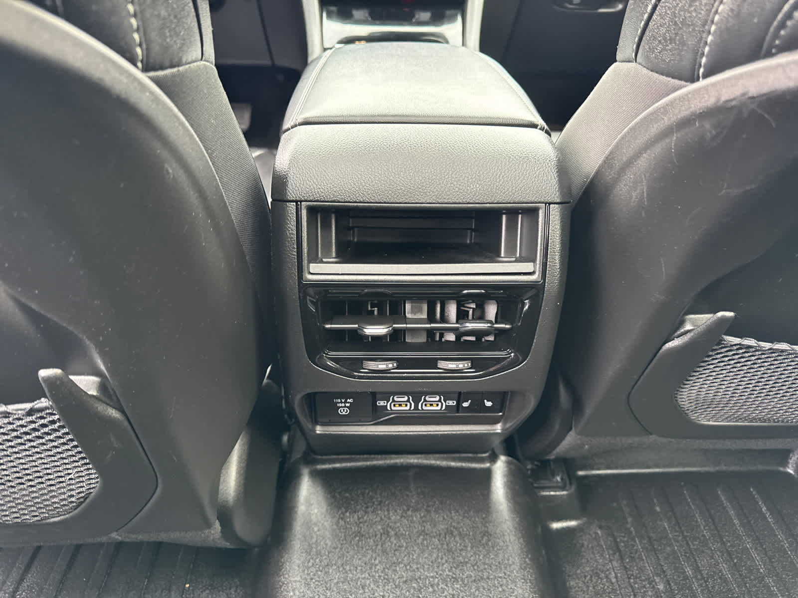 Used 2023 Jeep Grand Cherokee 30th Anniversary image 34