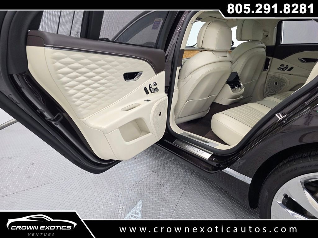 Used 2020 Bentley Flying Spur W12 image 21