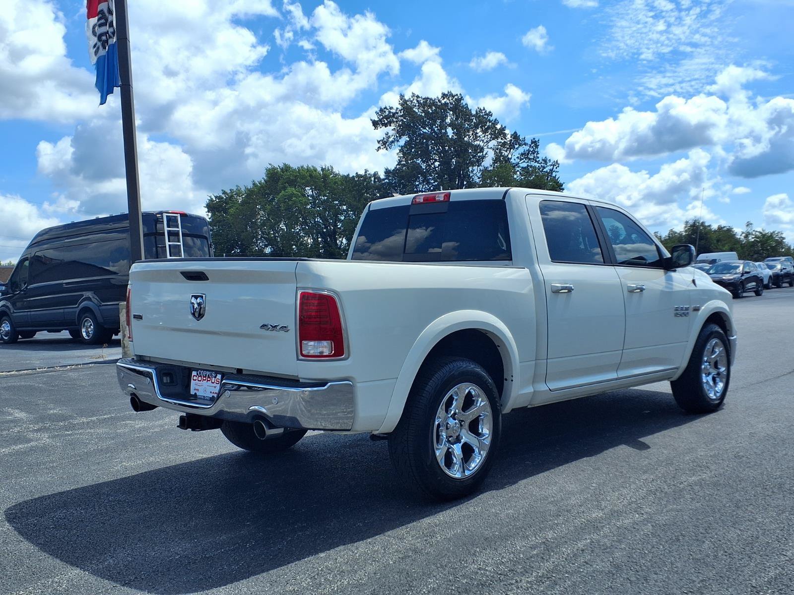Used 2018 RAM 1500 Laramie w/ Convenience Group AWD/4WD image 5
