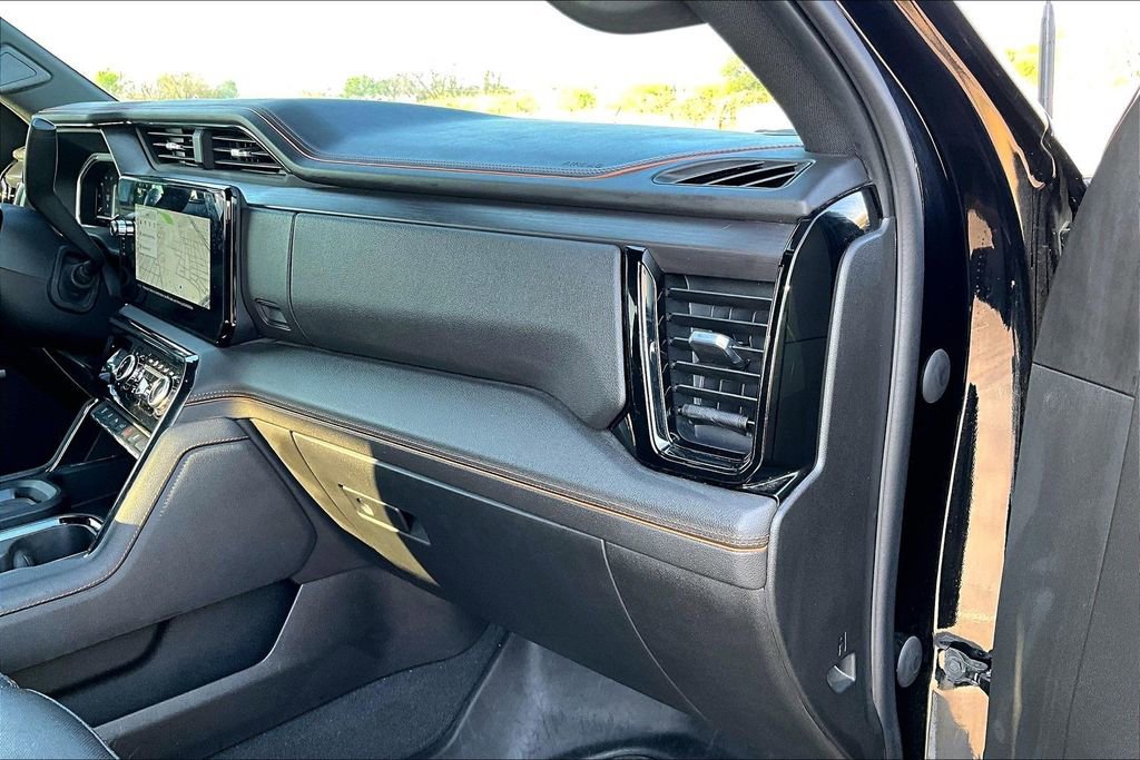 Used 2024 GMC Sierra 2500 AT4 w/ AT4 Premium Plus Package image 19