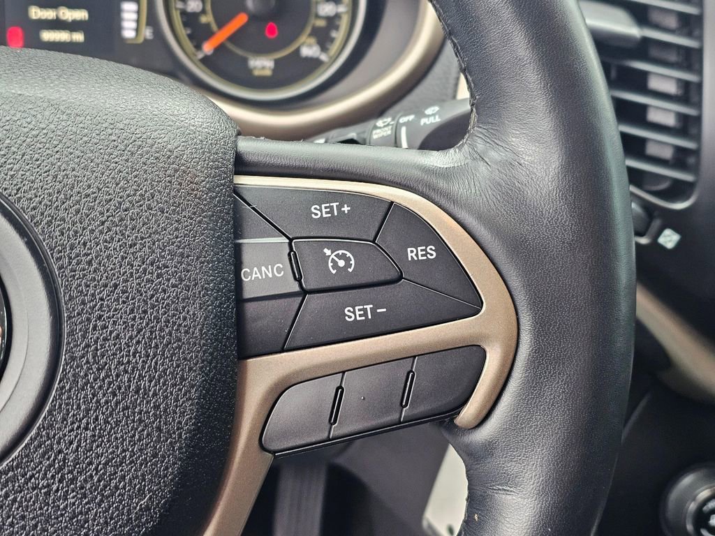 Used 2015 Jeep Cherokee Latitude w/ Cold Weather Group image 25