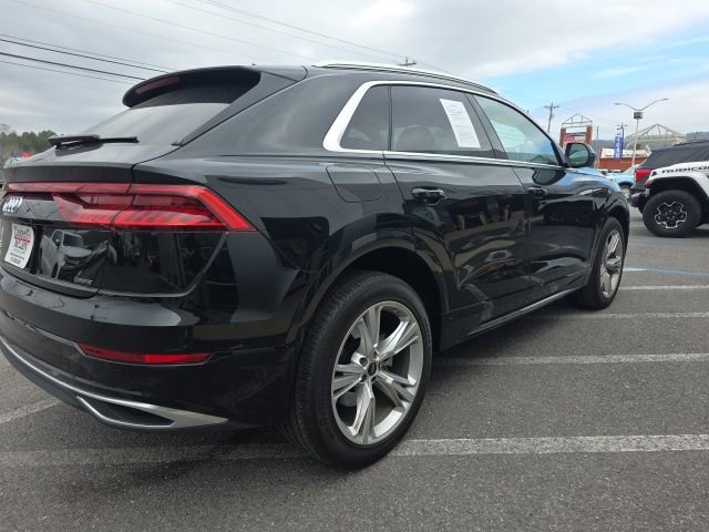 Used 2023 Audi Q8 Premium image 45